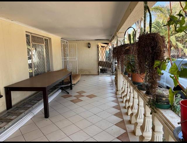 10 BEDROOM HOUSE FOR SALE IN ERASMIA